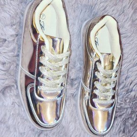 Let's Shine Forever Gold Mirror Metallic Low Top Lace Up Sneaker Flat. Size 7 - Picture 4 of 8